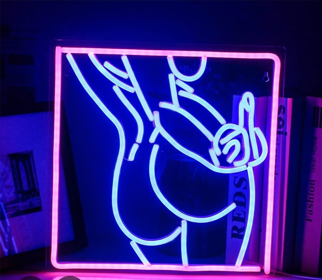 Sélection 2025 TopLiveCamUp — cams, rencontres & IA sur fond magazine